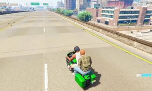 ФРАНКЛИН ТӨСЕК АСТЫНА ТЫҒЫЛЫП ЗОМБИЛЕРДЕН ҚОРҒАНДЫ (GTA V)
