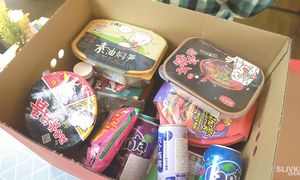 SlivkiShow: ПРОБУЕМ КОРОННЫЕ ДОШИРАКИ ИЗ КИТАЯ!