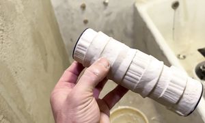 ✅ БЮДЖЕТНЫЙ РЕМОНТ В ВАННОЙ | СВОИМИ РУКАМИ  СТЕНЫ ИЗ ШПАТЛЕВКИ И ЭПОКСИДНОЙ СМОЛЫ | АРТ-БЕТОН