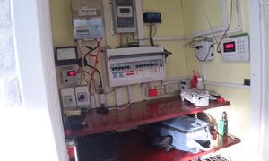 СОЛНЕЧНАЯ ЭЛЕКТРОСТАНЦИЯ СВОИМИ РУКАМИ | БЮДЖЕТНО И МОЩНО | АВТОНОМНЫЙ ДОМ | ЖИЗНЬ В ЛЕСУ |