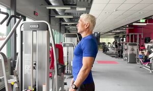 2 упражнения, которые нормализуют давление, преобразят вашу осанку и укрепят плечи