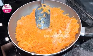 Тыкву больше не раздаю, а готовлю вкусные пирожки. Половину урожая тыквы так съели: простой рецепт!