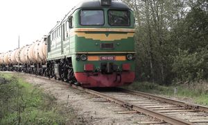 Тепловоз М62-1035 близ ст. Айзкраукле / М62-1035 near Aizkraukle station