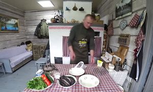 ЖИВУ в ЛЕСУ на СТАРОМ ХУТОРЕ. ОГРОМНАЯ РЫБА ПРИПЛЫЛА к СТОЛУ. №303