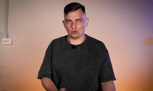 Почему iPhone по характеристикам хуже но работает лучше