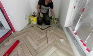 Ремонт на балконе. 3D плитка на стену. Цементная шпатлевка.