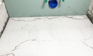 ✅ ПРОСТОЙ СПОСОБ ПОЛОЖИТЬ ПЛИТКУ БЕЗ ОПЫТА СВОИМИ РУКАМИ