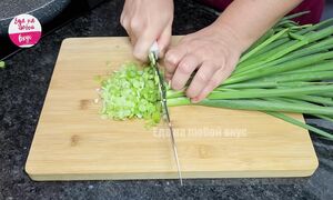 Опытные хозяйки пекут пирожки только так, но об этом молчат! Со стола улетают вмиг, мягче пуха!