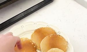 Панкейки на завтрак. Готовим с дочкой. Пышные панкейки.