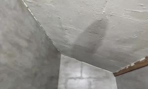 Перестраиваем старый дом, отделка спальни, установили водосточку и подшиваем свес крыши...