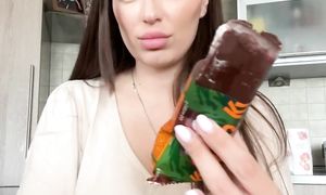 А вы какое мороженое любите..кто-нибудь вообще скучает по влогам ..