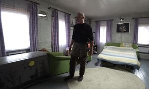 ЖИЗНЬ ОДНОГО ПАРНЯ в ГЛУХОЙ ВЫМИРАЮЩЕЙ ДЕРЕВНЕ в ЛЕСУ. НАЦИОНАЛЬНОЕ БЛЮДО из ПЕЧИ. №327