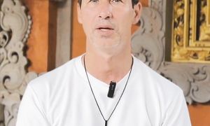 Who is a body therapist and what is the neurowave.