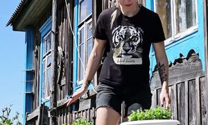 Как люди живут!? Окраина исчезающей деревни Беларуси - страсти огородные, хозяйство, быт.