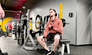 ЧТО-ТО ЩЕЛКНУЛО В ГРУДИ ПРИ ЖИМЕ ЛЕЖА И...(ОТРЫВ!...)