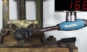 HYDRAULIC PRESS VS SOCKET WRENCHES WITH RATCHET, USA AND CHINA