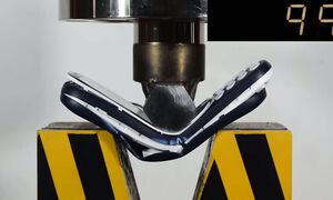 HYDRAULIC PRESS VS PHONES