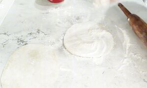 Bunaqa somsalarni hali tayyorlab ko rmagansiz. Ещё не готовили такой вкусный самсу.