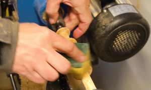 I restored this FLOWERSTAND for my biggest CRITIC for FREE!