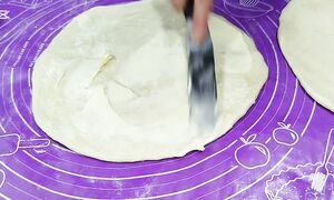 Bu usulda tayyorlangan bulichkalar mazzali chiqadi.Готовьте эти способым булочки.