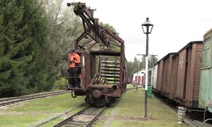 Узкоколейный путеукладчик и мотовоз ЭСУ-2а-247 _ Narrow gauge track placement crane and ESU-2a-247