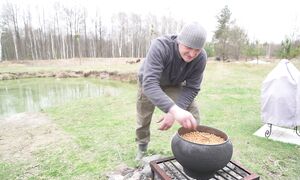 ЖИВЕМ в ГЛУШИ на РЕКЕ , ПРИВЕЗЛИ БОЧКУ РЫБЫ. №386